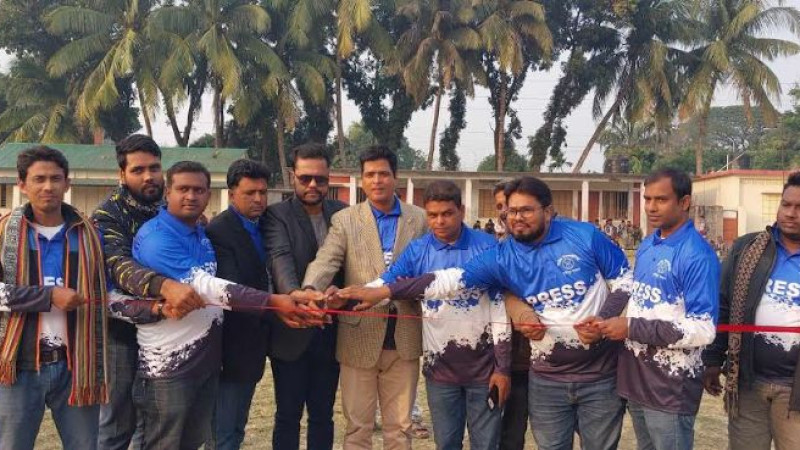 দুর্গাপুর নবযাত্রা প্রেস ক্লাব কাপ ফুটবল টুর্ণামেন্ট এর শুভ উদ্বোধন
