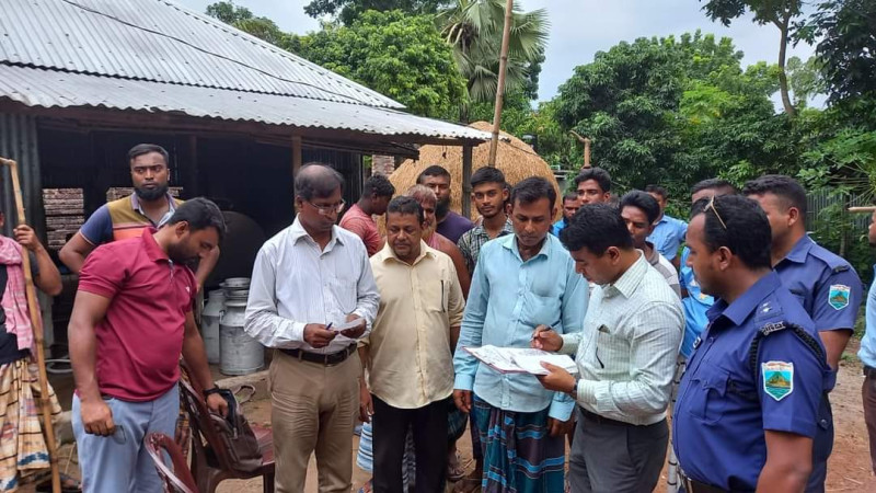 দুধে ক্ষতিকর কস্টিক সোডা,প্রাণের এজেন্টকে ১৫ হাজার টাকা অর্থদন্ড